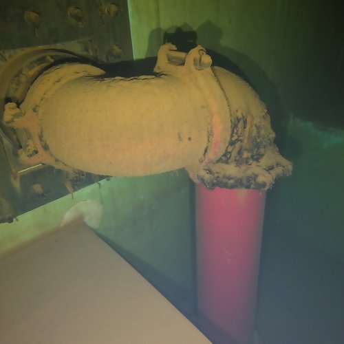 Sprinklertank-Inspektion: Betontank, 15 Jahre – Rohrschelle Flansch Sedimentablagerungen Bodensicht